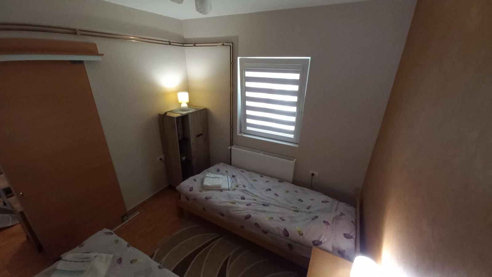 Appartamento Apartman Ivona Ovcar Banja Esterno foto