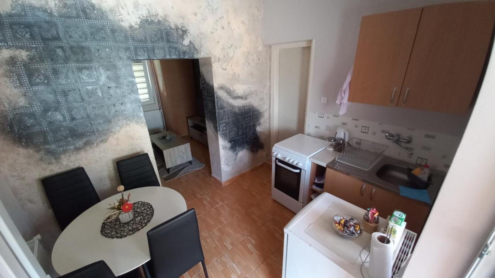 Appartamento Apartman Ivona Ovcar Banja Esterno foto