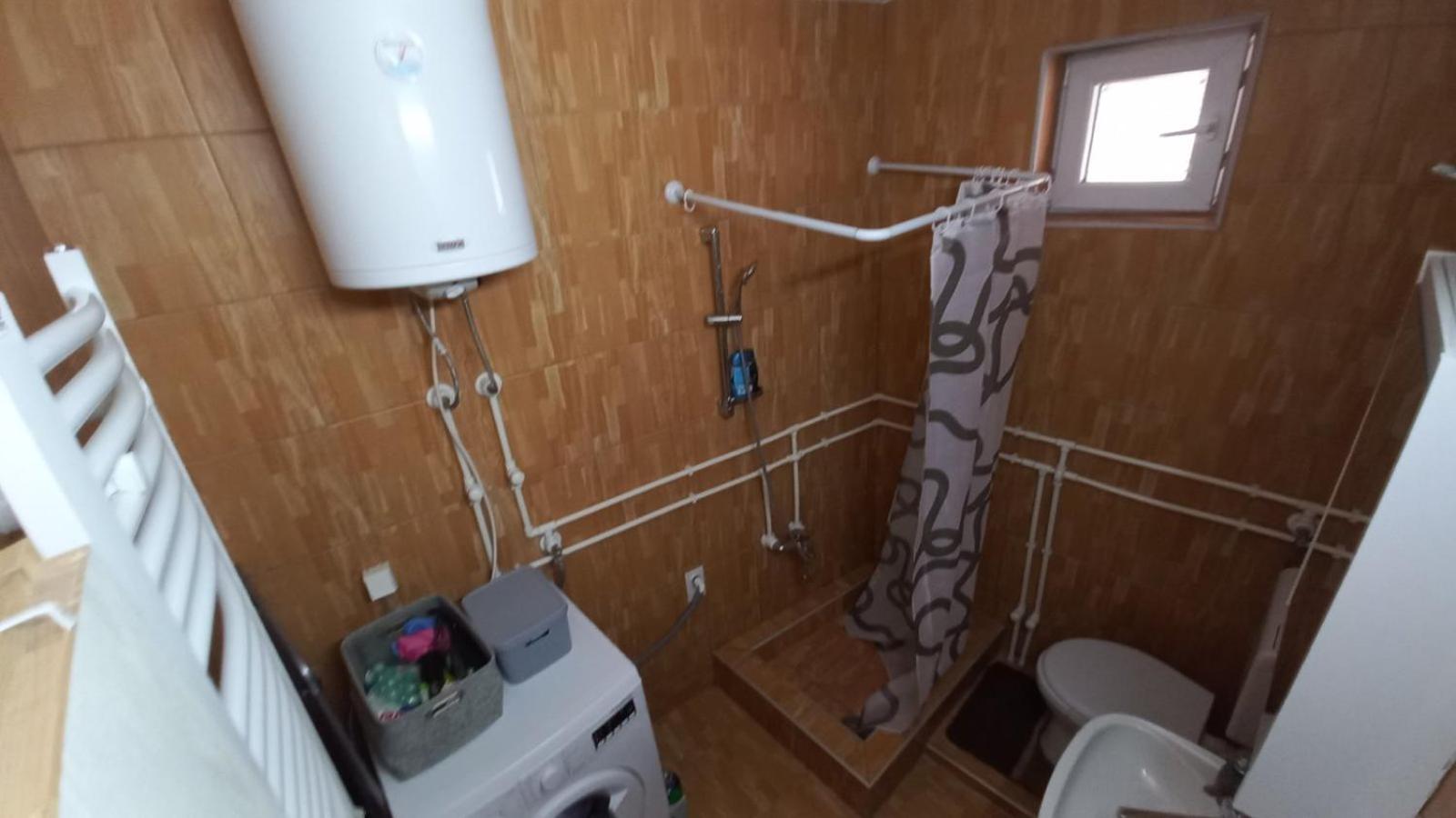 Appartamento Apartman Ivona Ovcar Banja Esterno foto